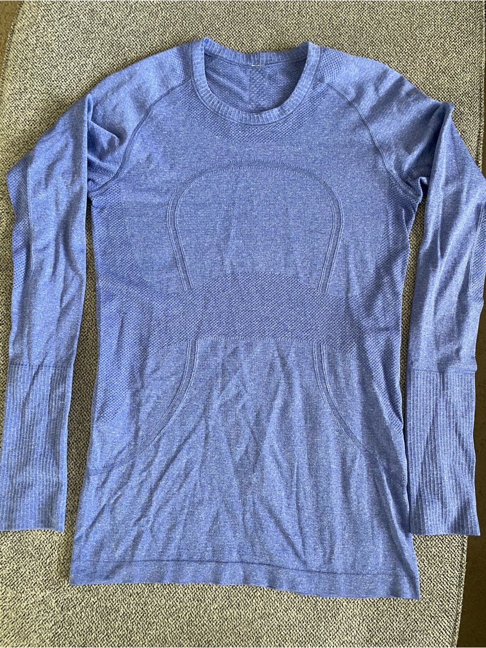 Lululemon long sleeve swiftly top.